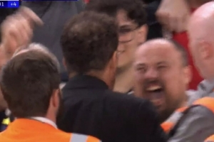 鏡報(bào)：與西蒙尼發(fā)生沖突的球迷曬視頻，指責(zé)有馬競(jìng)助教朝他吐口水