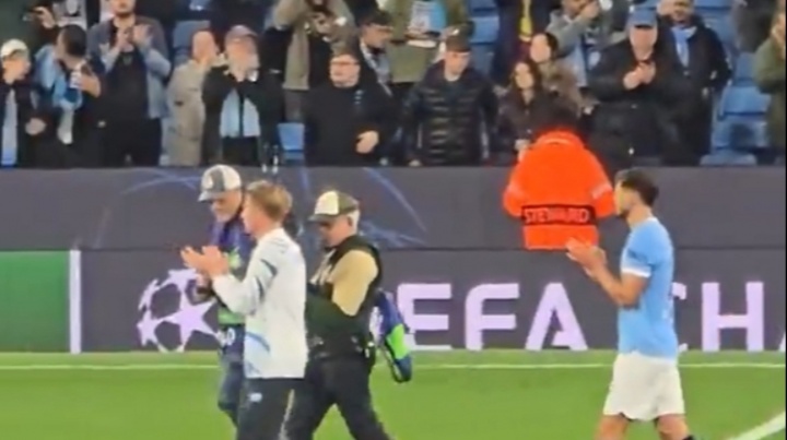 伊蒂哈德國王回來了！德布勞內(nèi)賽后繞場(chǎng)，向曼城球迷鼓掌致意??