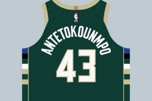 一年290萬合同！球衣記者：字母哥哥在雄鹿繼續(xù)穿43號(hào)球衣