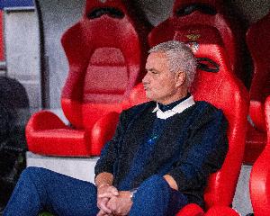 葡體主帥：很高興與穆帥這樣偉大教練交手，但葡超三連冠目標(biāo)不變