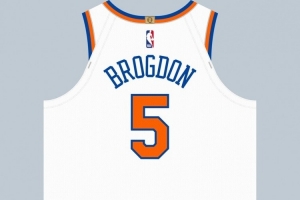 無保障&Exhibit 9合同！球衣記者：布羅格登在尼克斯穿5號球衣