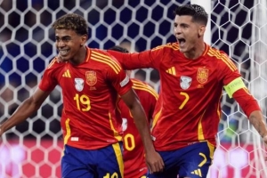 西媒：西班牙參加2026世界杯主場球衣可能已經(jīng)出爐，傳統(tǒng)紅衣藍(lán)褲