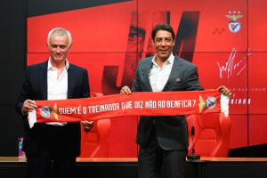 英超舊將：穆里尼奧總是這樣，上任→和媒體+主席鬧翻→拿解約金