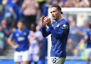 不滿！格拉利什：對方在拖延比賽時間，補時這么短更是英超少見