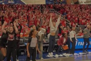 社媒評(píng)論“裁判無(wú)法阻止我們”！凱特琳-克拉克自宣被罰200美元