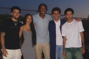 全是拉爾薩生的！皮蓬曬與四名子女溫馨合照 小女兒亭亭玉立