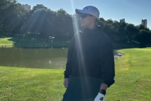 男模出道！趙繼偉更新社媒曬帥照：有點什么感覺呢？