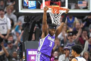 美記：國(guó)王與特倫斯-戴維斯簽下無保障合同 后者很可能打發(fā)展聯(lián)盟