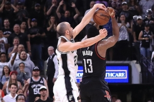 楊毅：馬努在馬刺打第6人是解決攻堅難題 巔峰鄧肯當(dāng)時僅次于鯊魚