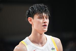 體壇周報：曾凡博加入籃網(wǎng)與球隊一起訓(xùn)練后得到了不錯的評價