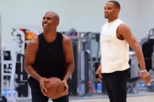 會去火箭嗎？威少近日和保羅一起訓練 看著狀態(tài)不錯