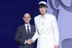 隊(duì)記調(diào)侃：楊瀚森選秀大會(huì)的炸雞是不是原本要等到19順位前吃完？