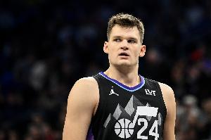 湖人來(lái)機(jī)會(huì)了？爵士隊(duì)記：凱斯勒提前續(xù)約一事沒(méi)談攏