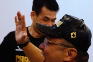 拿下總冠軍后大家在更衣室狂歡慶祝！跟隨視頻感受激動與喜悅吧！