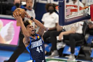 NBA生涯場均2分1.1板！Scotto：灰熊與小查理-布朗達成了簽約協(xié)議