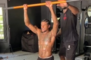 健身教練曬杰倫-格林夏日苦練：蛻變般的休賽期 太陽有你實屬幸運