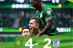 中超聯(lián)賽第26輪，北京國(guó)安主場(chǎng)4-2戰(zhàn)勝大連英博海發(fā)