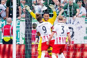 點(diǎn)球殺手！弗賴堡門將連續(xù)5次撲出點(diǎn)球，創(chuàng)德甲歷史記錄