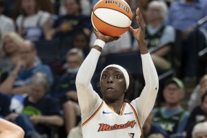 發(fā)揮神勇！卡利亞-庫(kù)珀上半場(chǎng)9投8中&三分2中1攻下17分1板2助