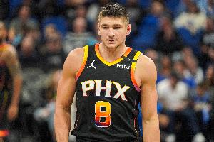 格雷森-阿倫：?jiǎn)痰?奧特教練心思縝密且做事目的性很明確