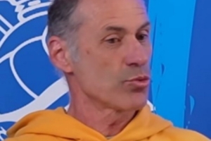 皇社名宿：和皇馬巴薩對攻通常會付出慘痛代價，應穩(wěn)固后防等反擊