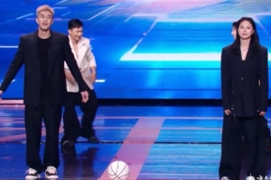 誰更有范兒？郭艾倫與王思雨臺(tái)上大跳《刀馬刀馬》