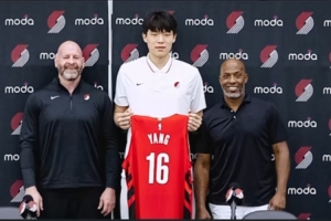 考察了兩年！克羅寧：23-24賽季開(kāi)始就看楊瀚森每場(chǎng)比賽的集錦