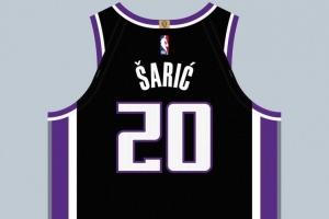 單換瓦蘭！球衣記者：薩里奇在國(guó)王穿20號(hào) 隊(duì)史上一位富爾茨