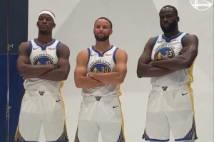 家有三老！勇士官方曬巴特勒、庫(kù)里、追夢(mèng)合拍定妝照視頻