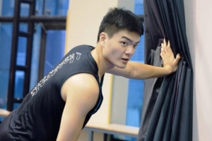 沒有文案 只有實干！國慶我在崗 籃球不打烊