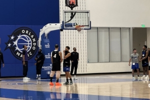 3月份左膝手術(shù)！莫斯利：薩格斯今天完成了所有非對抗訓(xùn)練項目