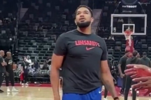 致敬林瘋狂！唐斯賽前熱身穿著林瘋狂“Linsanity”T恤