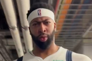 獨行俠球員被叫全名的反應！好幾個球員驚呆了 露出不可思議表情