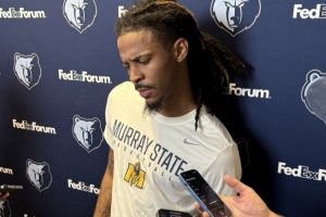 母校情節(jié)！莫蘭特訓(xùn)練營穿大學(xué)T恤 還表示自己平時都穿母校的衣服