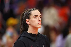 百萬美元年薪+股權(quán)及分成都不要！克拉克不會去打Unrivaled聯(lián)賽！