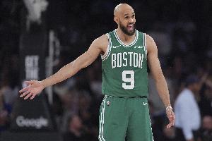 德里克-懷特：籃板球一直是我們強調(diào)的重點 每個人都要全力去沖搶