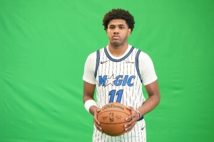 魔術主帥盛贊25號秀小理查德森高球商：他能閱讀比賽 且非常好問