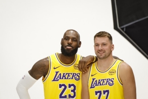 湖人新賽季面臨幾大問題：如何搭配首發(fā)？艾頓能否發(fā)揮應(yīng)有水平？