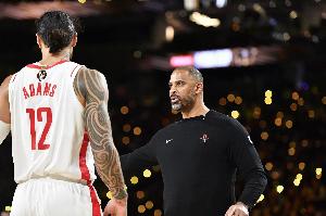 烏度卡：伊森&亞當(dāng)斯首場季前賽會(huì)出戰(zhàn)老鷹 第二場對爵士時(shí)輪休