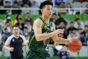 林葳：我想挑戰(zhàn)不同的事情 來這邊學(xué)習(xí)美國(guó)的籃球理念、風(fēng)格