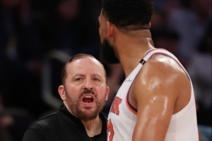 唐斯：錫伯杜教會(huì)我永遠(yuǎn)不要算計(jì)別人的錢 珍惜自己擁有的就足夠