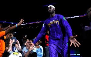 夸梅：有人做慈善只為避稅&并非就是好人 就好比毒販給社區(qū)買(mǎi)火雞