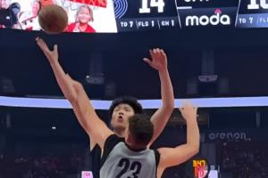 開(kāi)拓者隊(duì)內(nèi)表演賽集錦：楊瀚森表現(xiàn)活躍 增重8斤好像不影響速率？