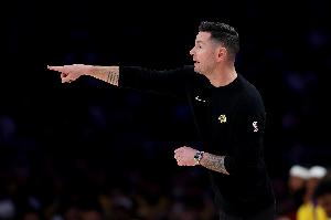 季前賽2連?。uha：湖人訓(xùn)練氛圍明顯轉(zhuǎn)變 雷迪克昨天更顯急躁