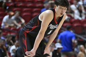 隊記：面對NBA級別的輪換楊瀚森顯得比較吃力 節(jié)奏有點跟不上