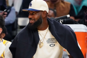 A-史密斯怒噴老詹：爛片不拍續(xù)集 歷史第二人為何靠噱頭博關(guān)注？