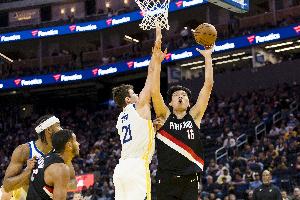 媒體人：體能對抗犯規(guī)控制是楊瀚森需要改進(jìn)的 誰都有交學(xué)費(fèi)過程