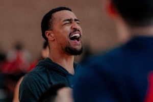 備戰(zhàn)廣州！快船發(fā)布今日訓(xùn)練照：保羅小卡哈登科林斯等人上鏡