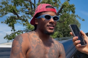 ??杰倫-格林普通話寄語中國球迷：我是風(fēng)雪 風(fēng)雪壓我兩三年