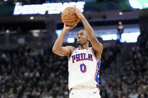 就打一節(jié)就下班？馬克西打滿首節(jié) 14中7&三分6中3轟17分2助